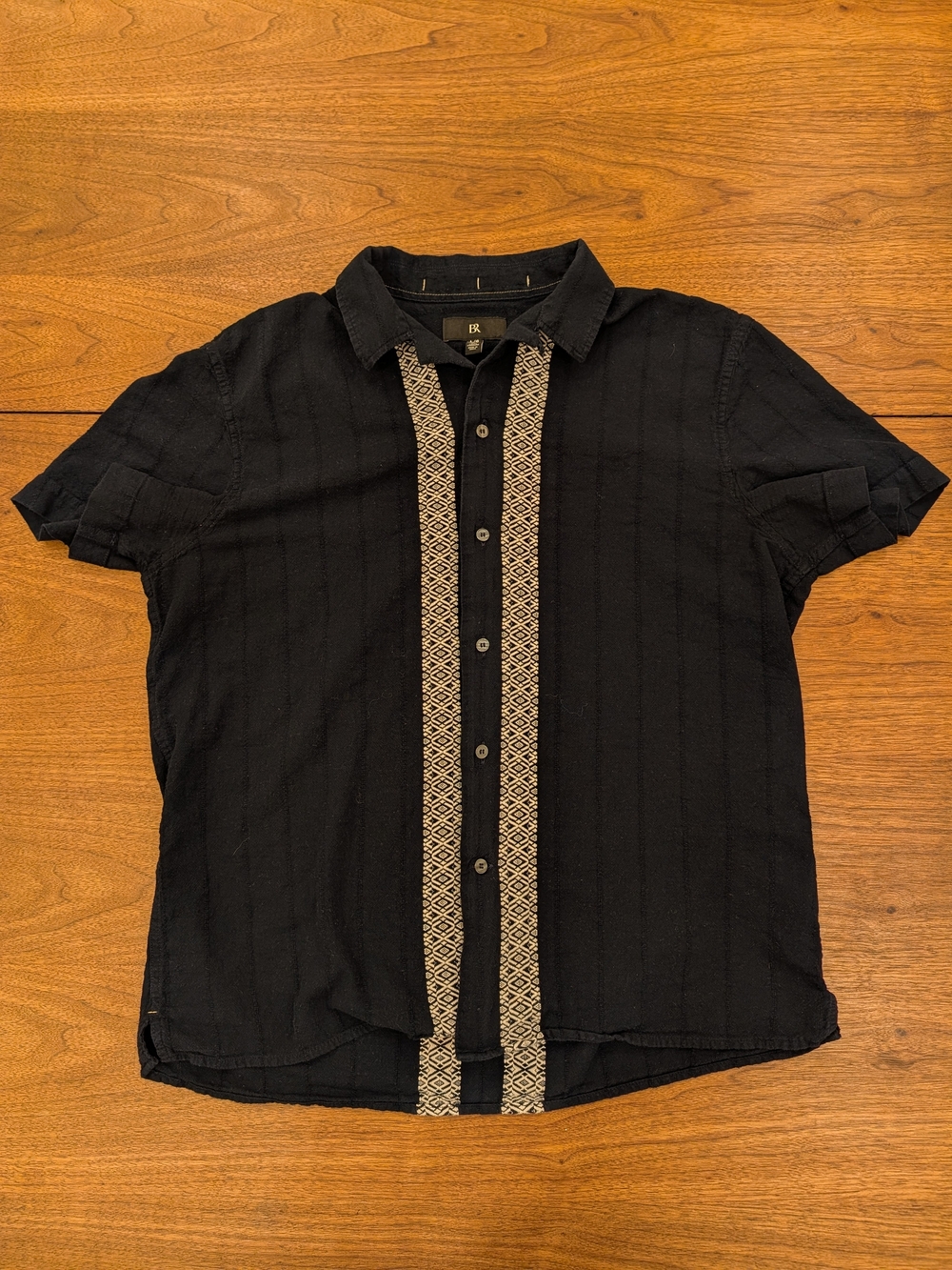 Banana Republic L Black Textured Short Sleeve Shirt - Geometric Jacquard Stripe